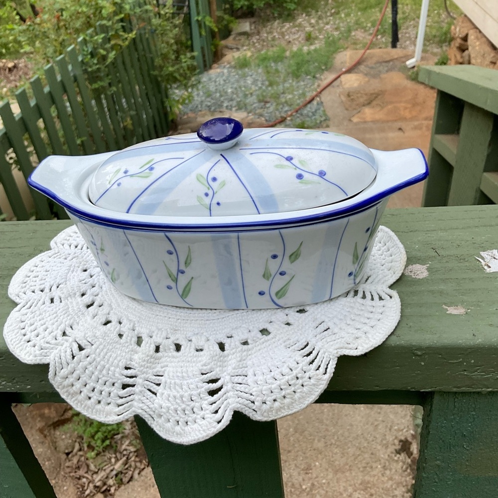 BP-Butter Boat White Ceramic Butter Dish with COOK ST. 6X6X3.5 FLORAL BLUE VINE